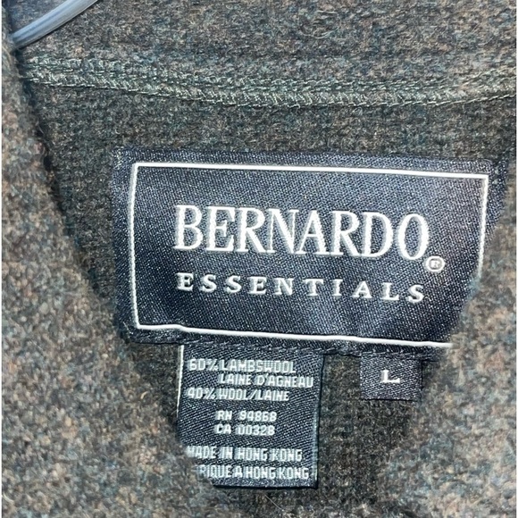 Bernardo Essentials Wool coat. Size large Has some issues but otherwise GUC - Picture 4 of 6